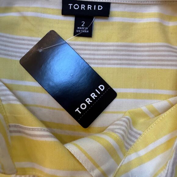 NWT Torrid Drop Shoulder Shirt SZ 2 Daydream Stripe 43420637 Butter Yellow - Picture 3 of 8